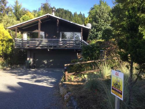 44 Chalet Crescent