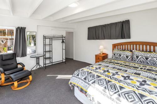 Haruru Drift - Haruru Falls Downstairs Holiday Unit