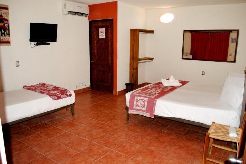 Hotel Maya 2012