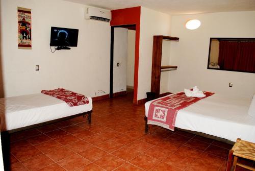 Hotel Maya 2012