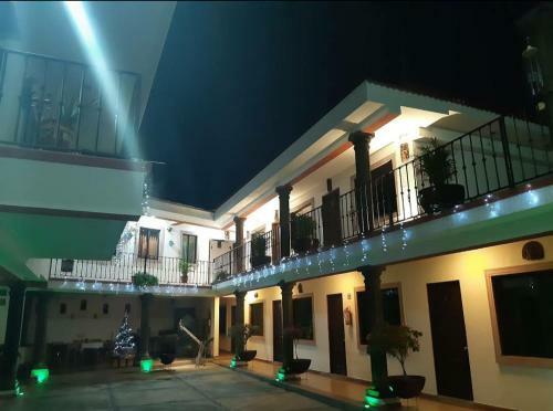 Hotel Maya 2012