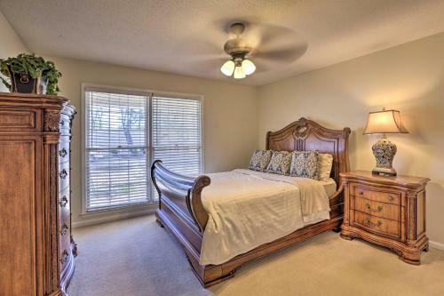 Quiet Dothan House With Fenced Yard And Fire Pit