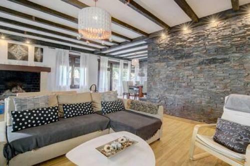 Villa Africa