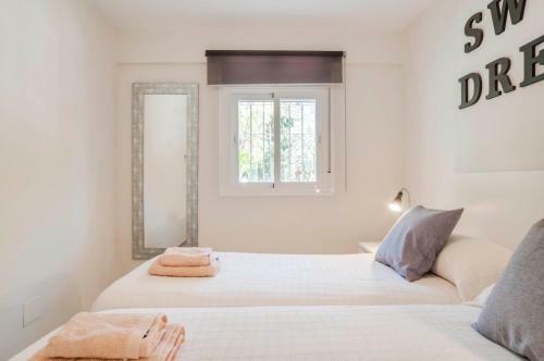 Eden Roc Beachfront Apartments