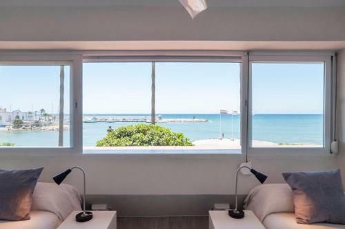 Eden Roc Beachfront Apartments