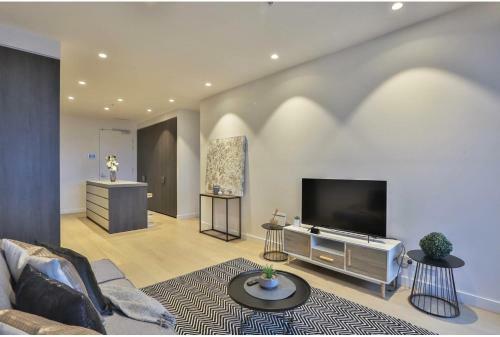 Box Hill Central Sky One Apartment