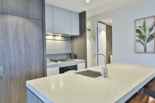 Box Hill Central Sky One Apartment