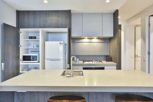 Box Hill Central Sky One Apartment