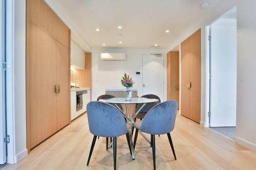 Box Hill Central Sky One Apartment