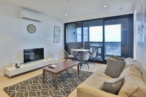 Box Hill Central Sky One Apartment