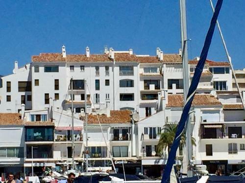 Great Located Apartment In Puerto Banus Harbour