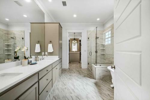 Luxe Fairhope Home - Short Walk To The Beach!