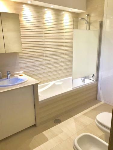 Apartamento Beachside 2bed/2bath With Large Patio And Pool