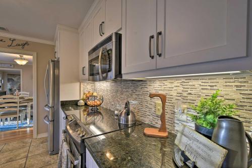Charming Florence Home With Fireplace And Grill!