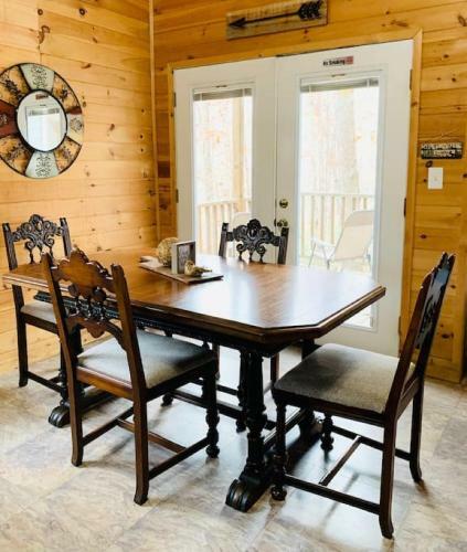 Peaceful Hideaway Treehouse At Little River Canyon