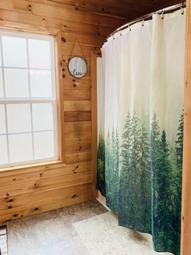 Peaceful Hideaway Treehouse At Little River Canyon
