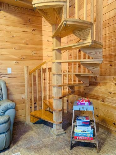 Peaceful Hideaway Treehouse At Little River Canyon