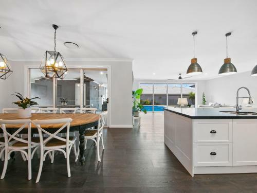 Huntlee Pool Luxe House