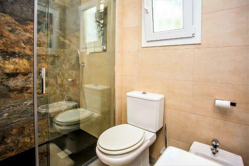 Luxury Villa With Swimming Pool And Jacuzzi