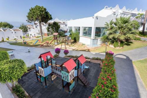 Casa Soleada - Fabulous Private Holiday Villa, Sunny Corner By Pools, 3 Terraces