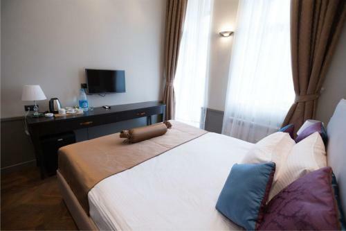 Seven Rooms Boutique Hotel