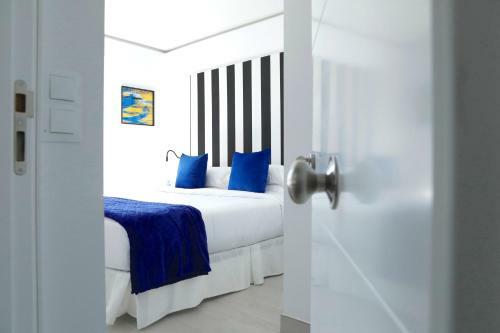 Hostal Seven Golden Mile