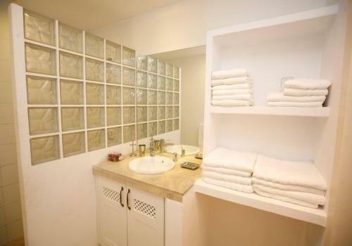 Exclusive Villa Las Palmeras Puerto Banus, Marbella, Spain