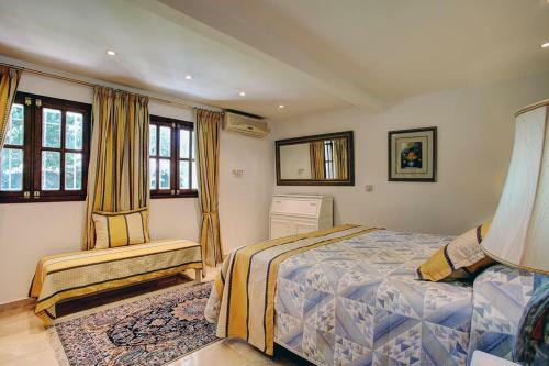 Exclusive Villa Las Palmeras Puerto Banus, Marbella, Spain