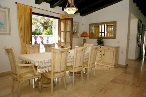 Exclusive Villa Las Palmeras Puerto Banus, Marbella, Spain