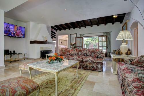 Exclusive Villa Las Palmeras Puerto Banus, Marbella, Spain