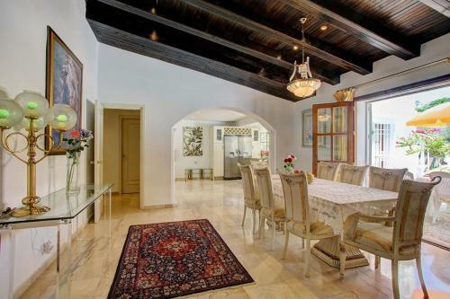 Exclusive Villa Las Palmeras Puerto Banus, Marbella, Spain
