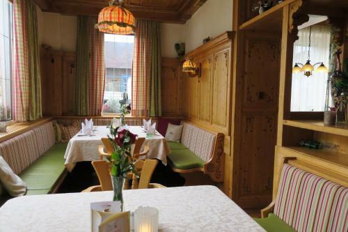 Hotel Restaurant B�ck "roter Hahn"