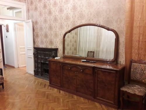Guiet Center Apartment