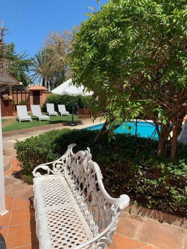 Chalet Con Piscina A 50 M De La Playa .