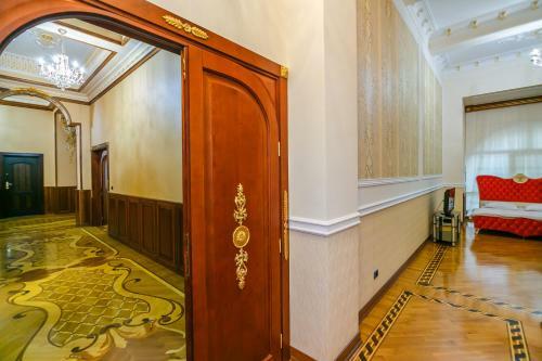 Apartment On Bentley