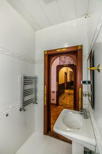Apartment On Bentley