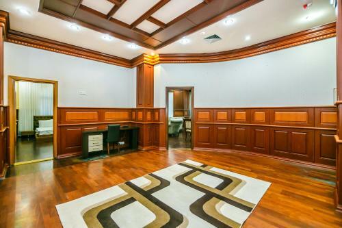 Apartment On Center Mc Donalds
