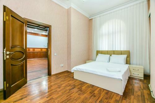 Apartment On Center Mc Donalds