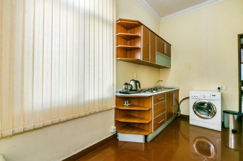 Apartment On Center Mc Donalds