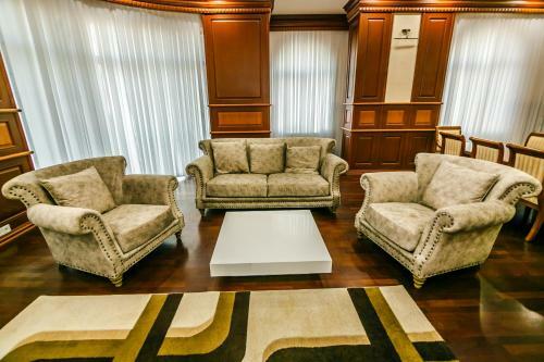 Apartment On Center Mc Donalds