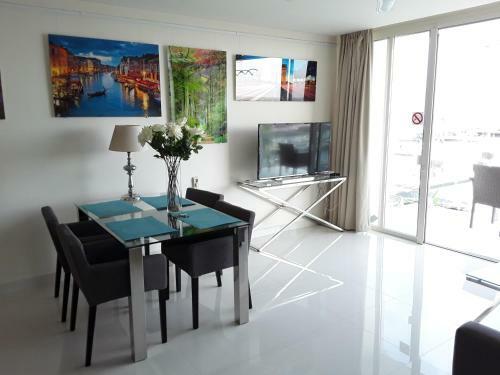 Apartamento First Line Duplex Puerto Banus Sleeps 8 People