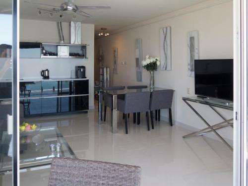 Apartamento First Line Duplex Puerto Banus Sleeps 8 People