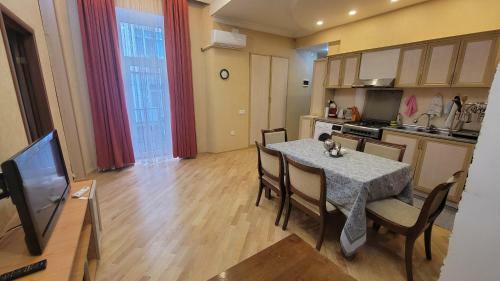 Lv Apartments