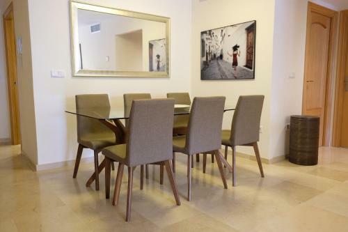 Luxury Modern Apartment With Terrace, Pool And Garage!