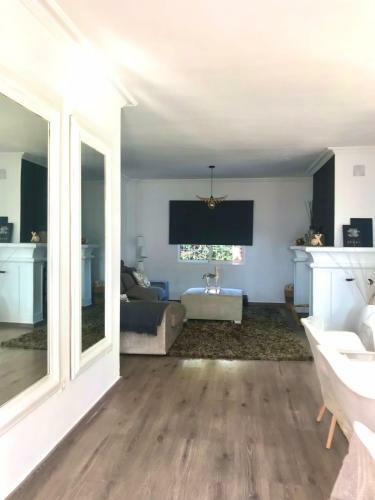 Luxury Beach Villa , Private Pool Do�a Bella