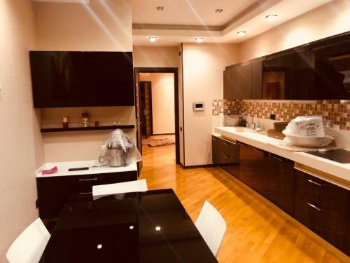 Apartment Near Metro Nizami