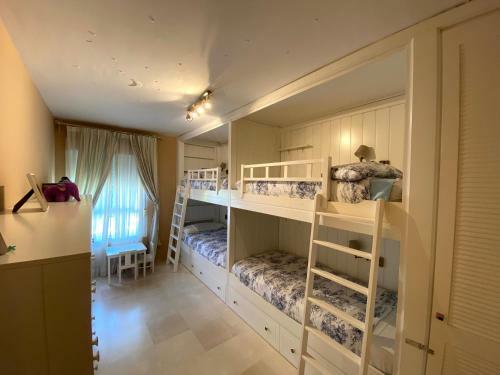 Beachfront Apartment Bahia De Marbella