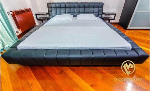 Deluxe Apartment On Tarqovu Centr