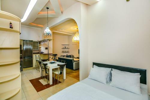 Luxary Apartment On Mcdonalds
