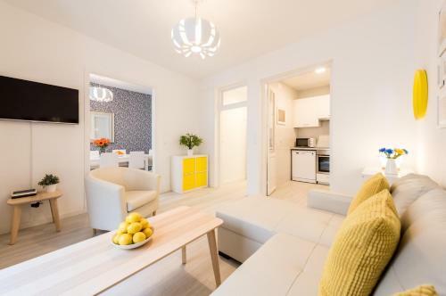 Living Plaza Mayor Apartment